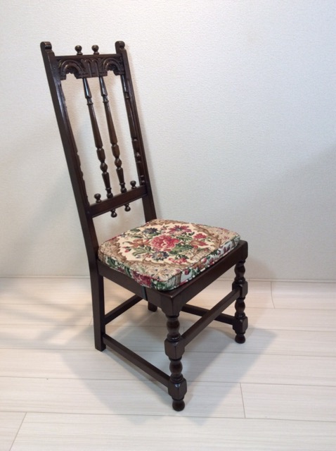 >earcol chair,画像の説明